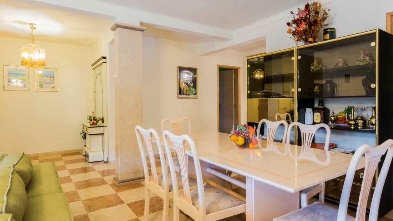 Girassol Villa